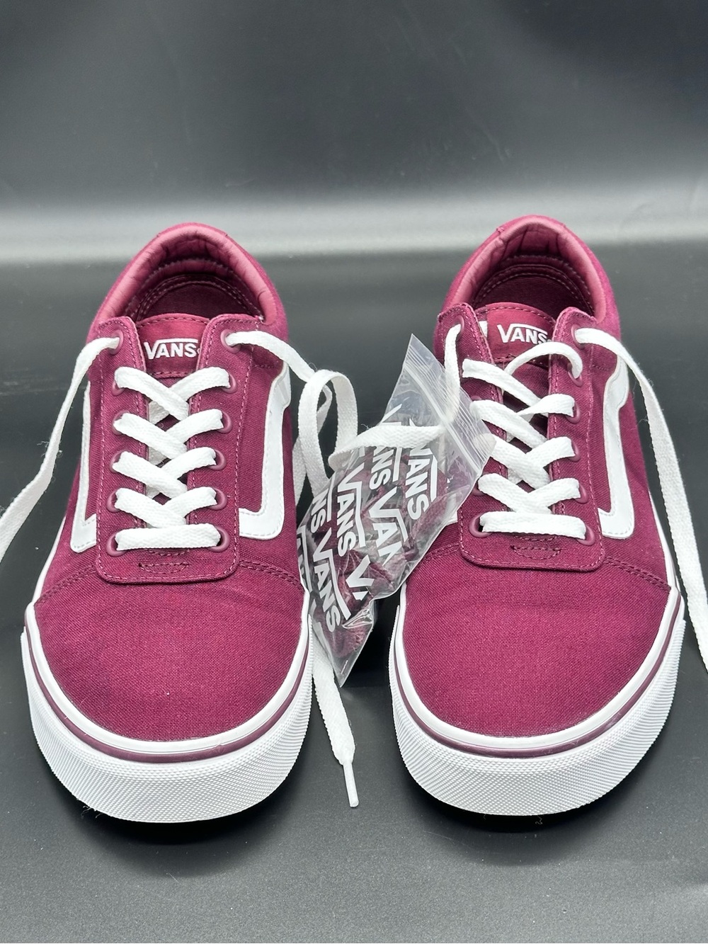 Size 10 Vans Ward Low Top Women’s Sneakers Burgundy Canvas White Stripe Shoes - Picture 12 of 14